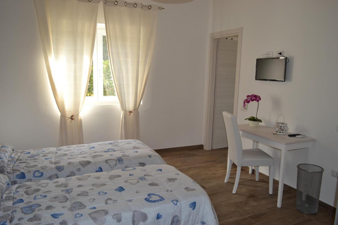 Etesia Bed and Breakfast Olbia Buitenkant foto