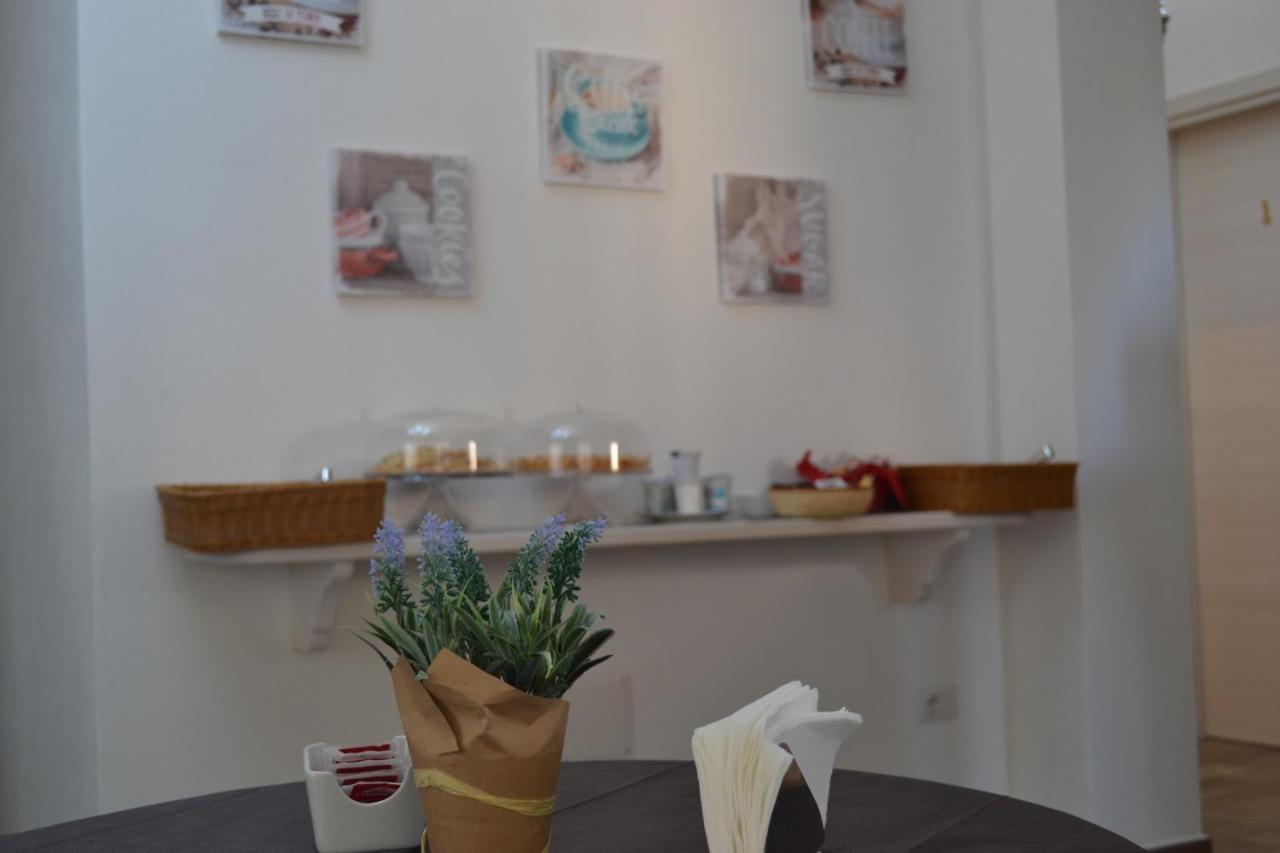 Etesia Bed and Breakfast Olbia Buitenkant foto