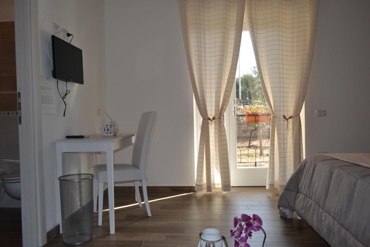 Etesia Bed and Breakfast Olbia Buitenkant foto
