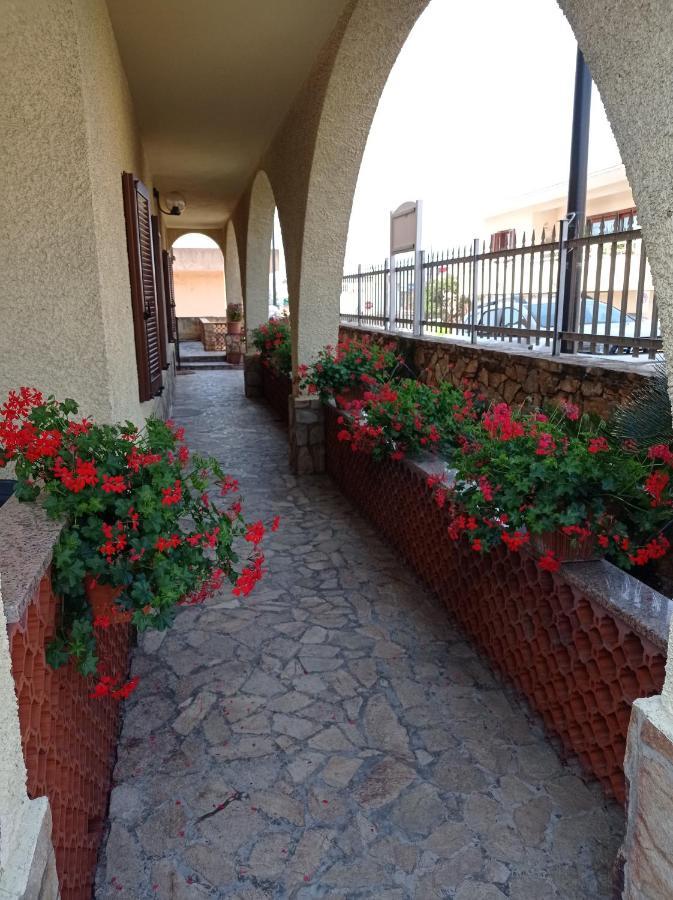 Etesia Bed and Breakfast Olbia Buitenkant foto